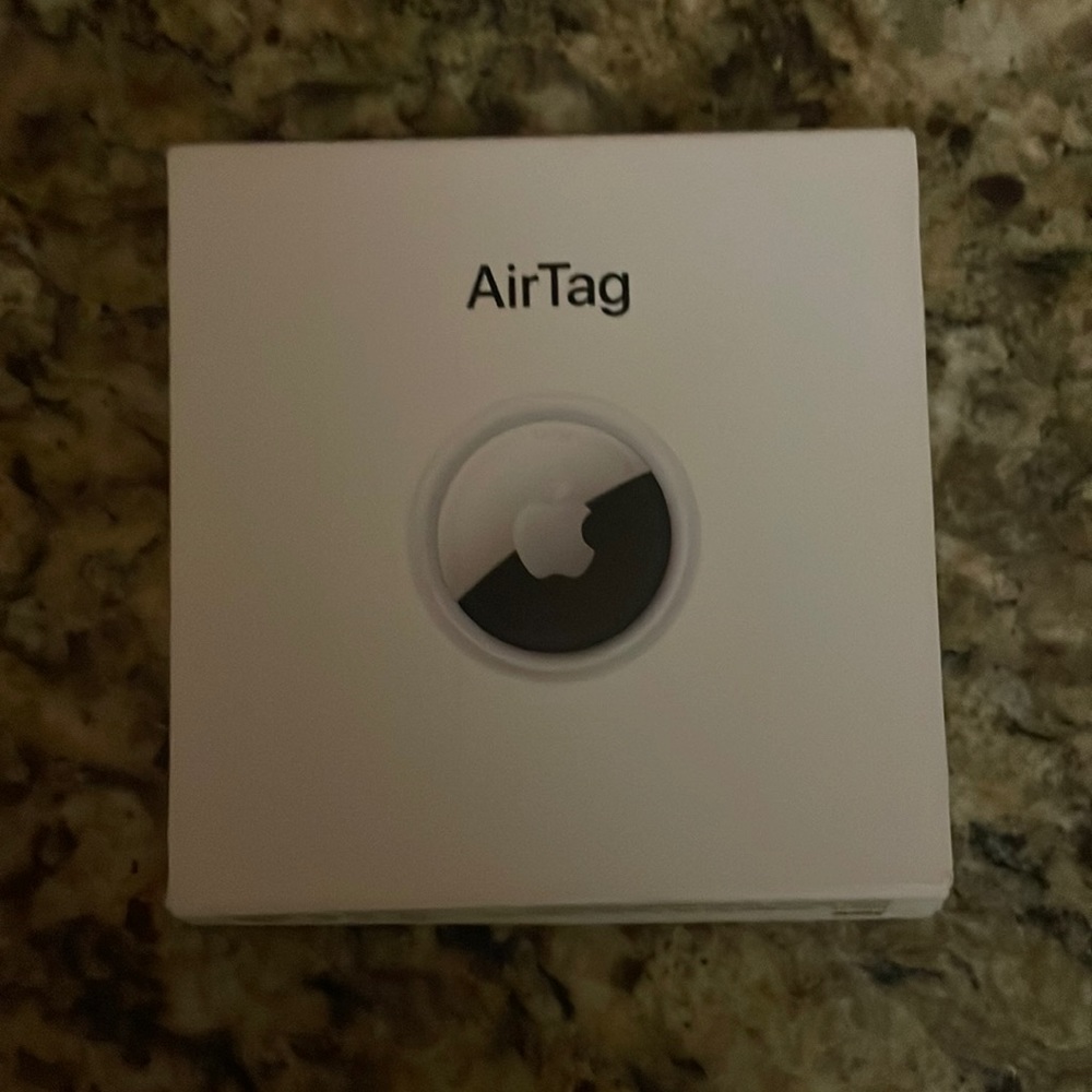 New apple air tag- never used